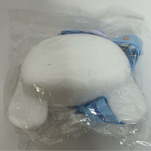 Cinnamaroll Rubber Coin Purse with Shoulder Strap - Picture 3 of 8